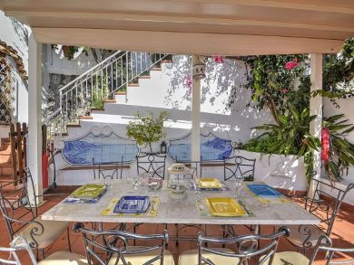 Three Bedroom Praiano Villa Luxury Huge Terraces